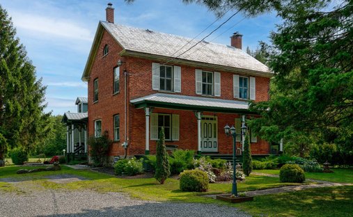 House in Godmanchester, Quebec, Canada 1