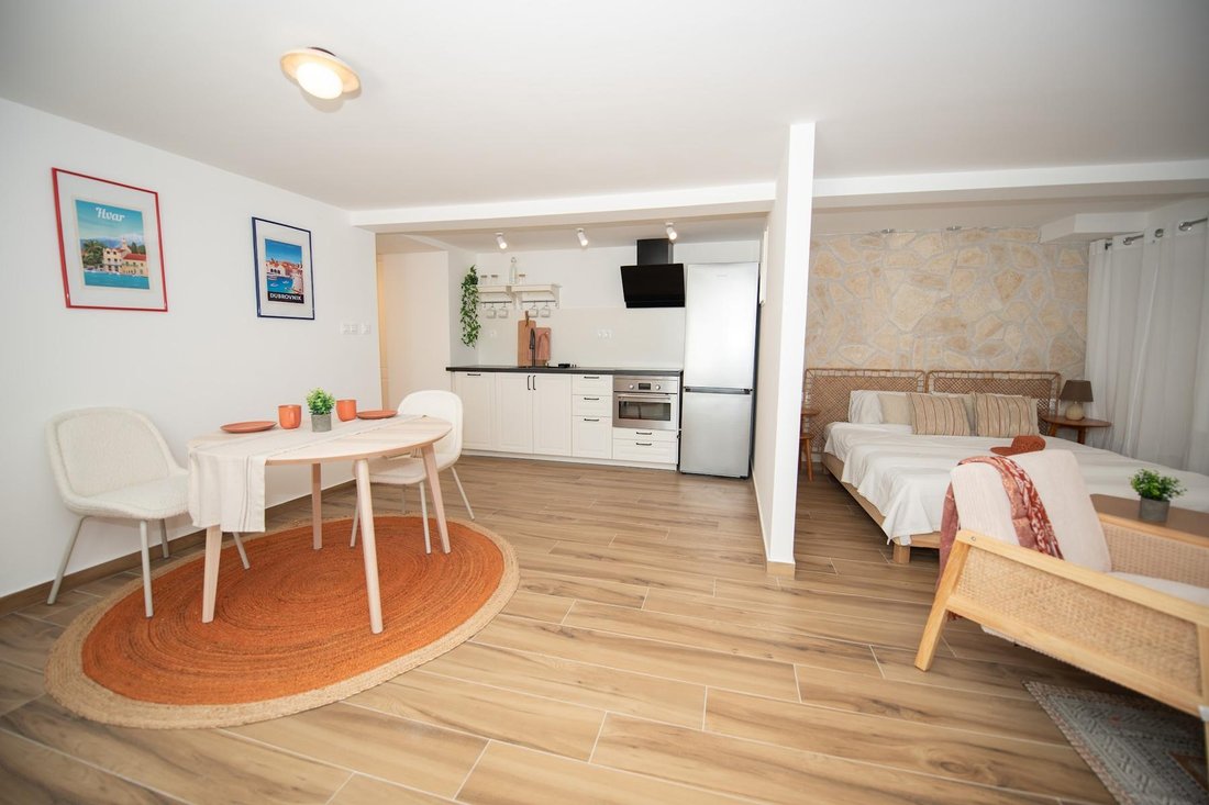 Villa in Kastel Sucurac, Split-Dalmatia County, Croatia 3 - 16085177