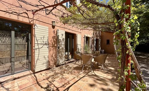 Estate in Garéoult, Provence-Alpes-Côte d'Azur, France 1