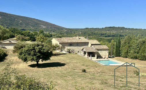 Country House in Bonnieux, Provence-Alpes-Côte d'Azur, France 1