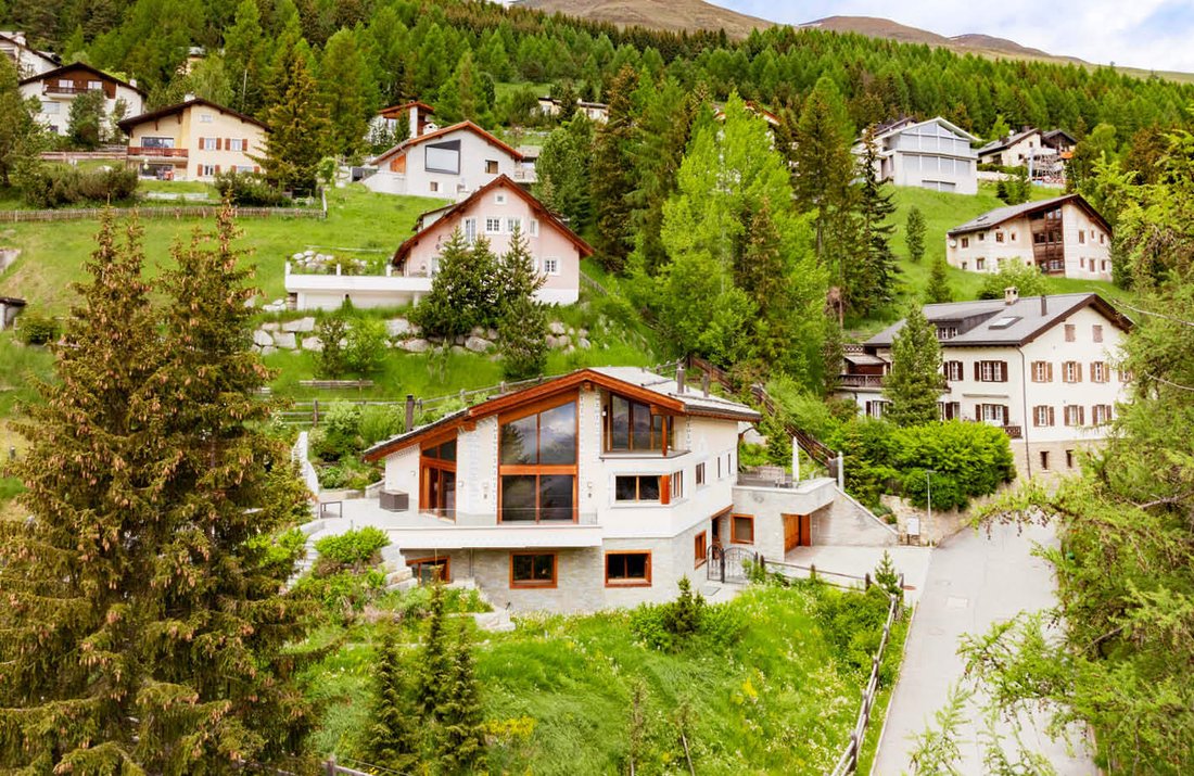 House in La Punt-Chamues-ch, Grisons, Switzerland 1 - 16085558