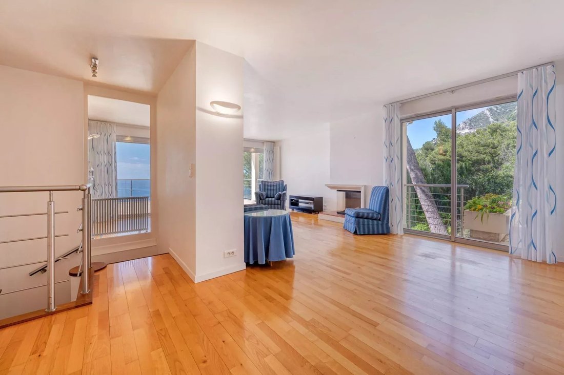 Villa in Èze, Provence-Alpes-Côte d'Azur, France 5 - 16083761