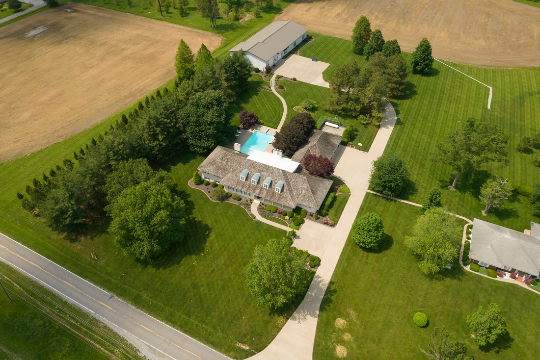 House in Marion, Illinois, United States 3 - 16084521