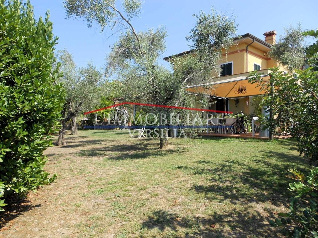 Villa in Fontia-Fossola-Fossone, Marina di Carrara, Tuscany 2 - 16085136