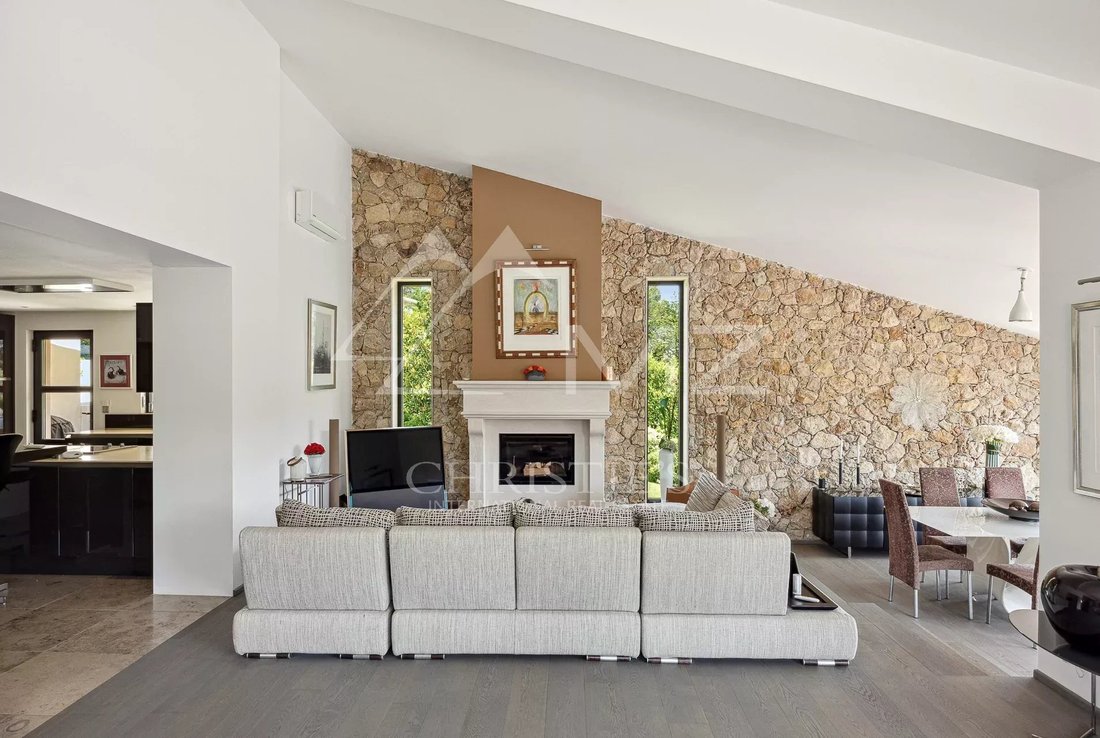 Villa in Mougins, Provence-Alpes-Côte d'Azur, France 4 - 12884611