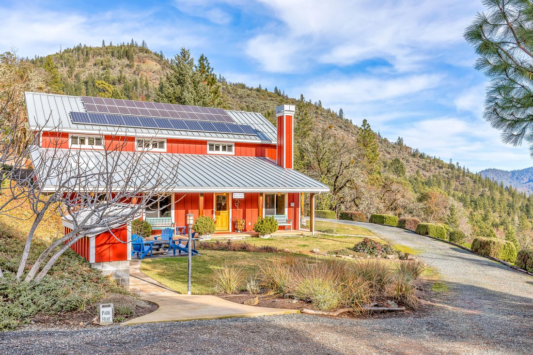 House in Grants Pass, Oregon, United States 1 - 16085645