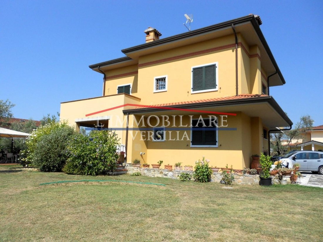 Villa in Fontia-Fossola-Fossone, Marina di Carrara, Tuscany 3 - 16085136