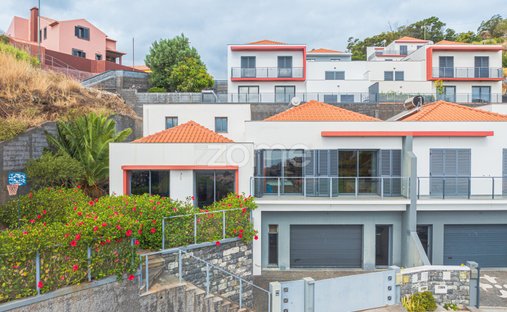 House in Santa Cruz, Madeira, Portugal 1