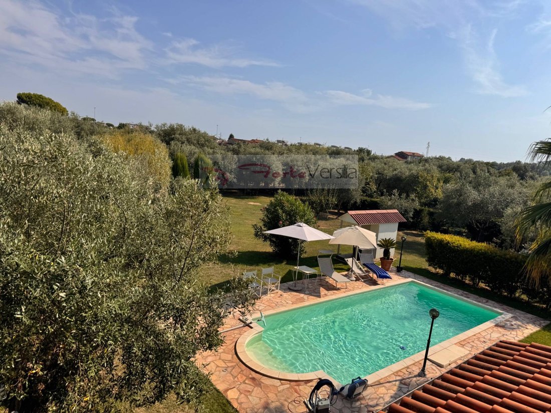 Villa in Seravezza, Tuscany, Italy 3 - 16090356