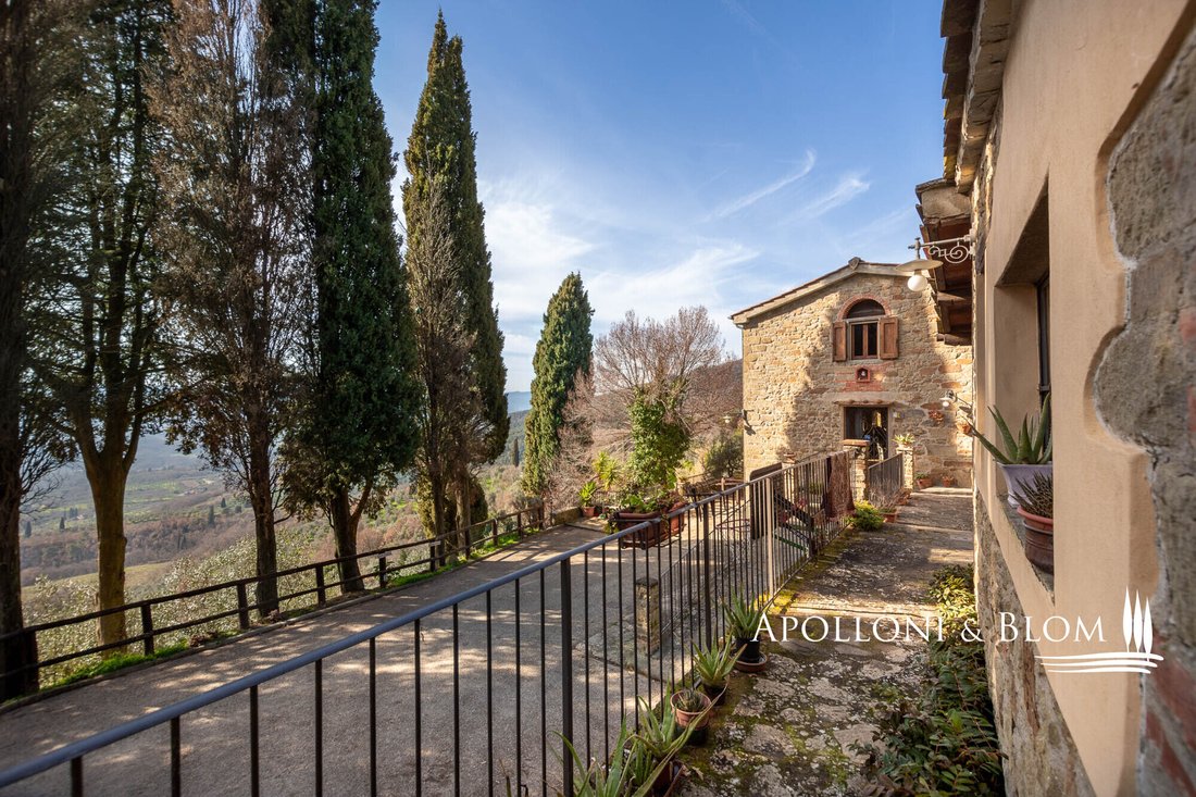 House in Loro Ciuffenna, Tuscany, Italy 1 - 13937410