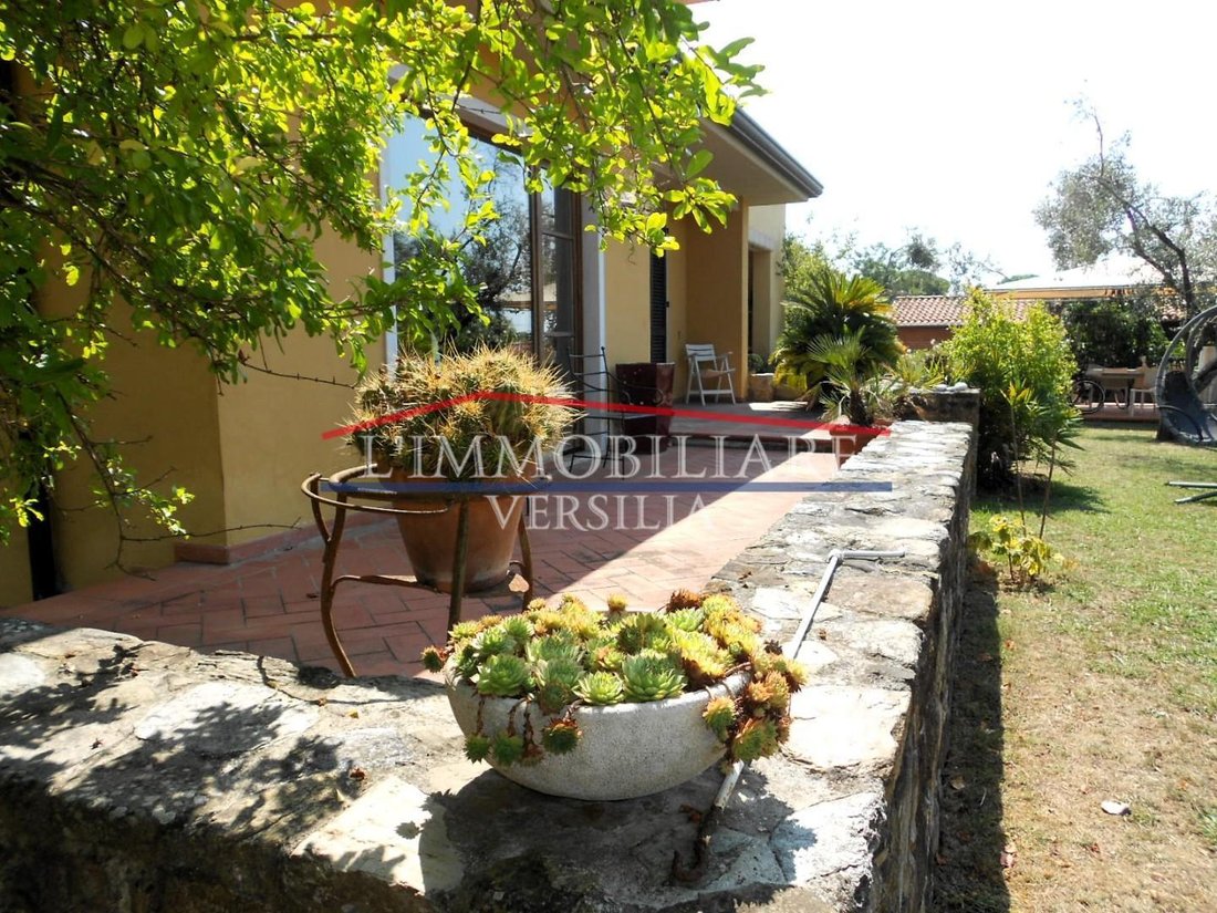 Villa in Fontia-Fossola-Fossone, Marina di Carrara, Tuscany 1 - 16085136