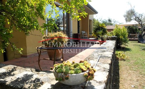 Villa in Fontia-Fossola-Fossone, Marina di Carrara, Tuscany 1