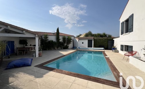 House in Puilboreau, Nouvelle-Aquitaine, France 1