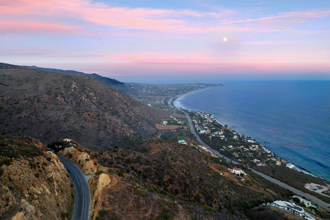 Land in Malibu, California, United States 1 - 16086089