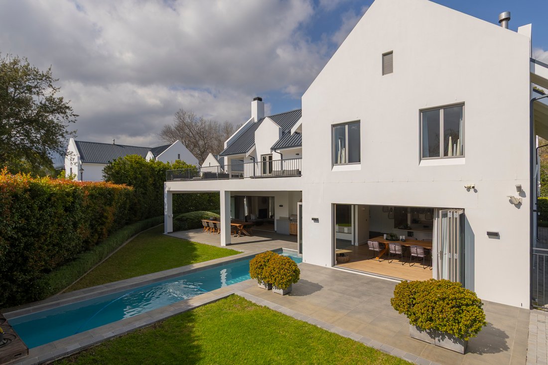 House in Somerset West, Cape Town, South Africa 1 - 16084772