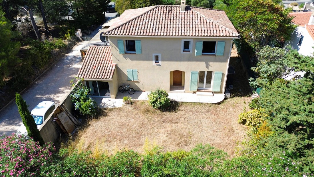 House in Les Freres-Les Cancades-Les Ginestes, Le Beausset, France 2 - 16086557