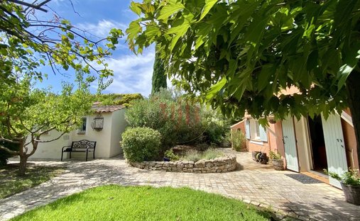 Villa in Noyau Villageois-Zone Urbaine, Velaux, France 1