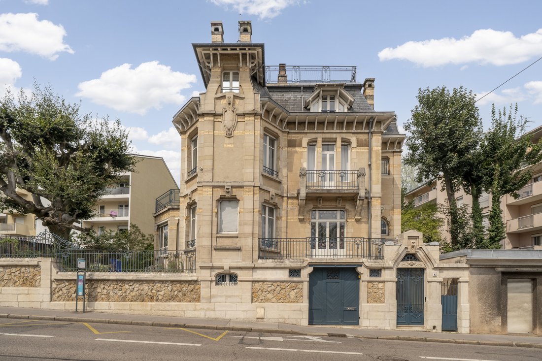 A Living Masterpiece: Nancy’s Art Nouveau Jewel by César, Gruber & Vallin