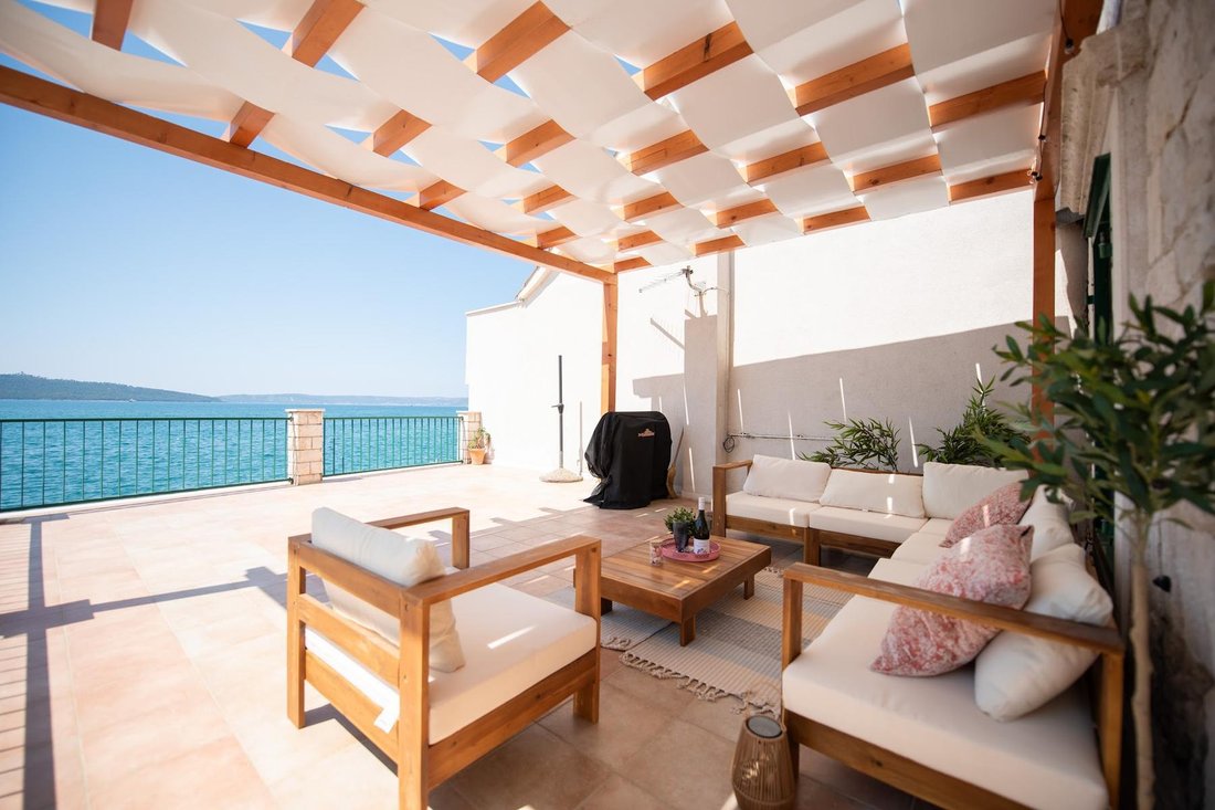 Villa in Kastel Sucurac, Split-Dalmatia County, Croatia 2 - 16085177