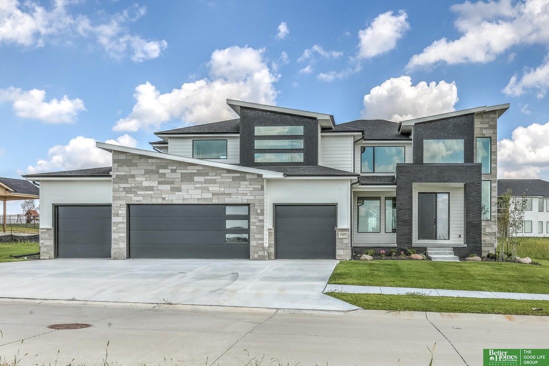 House in Bennington, Nebraska, United States 2 - 16090221