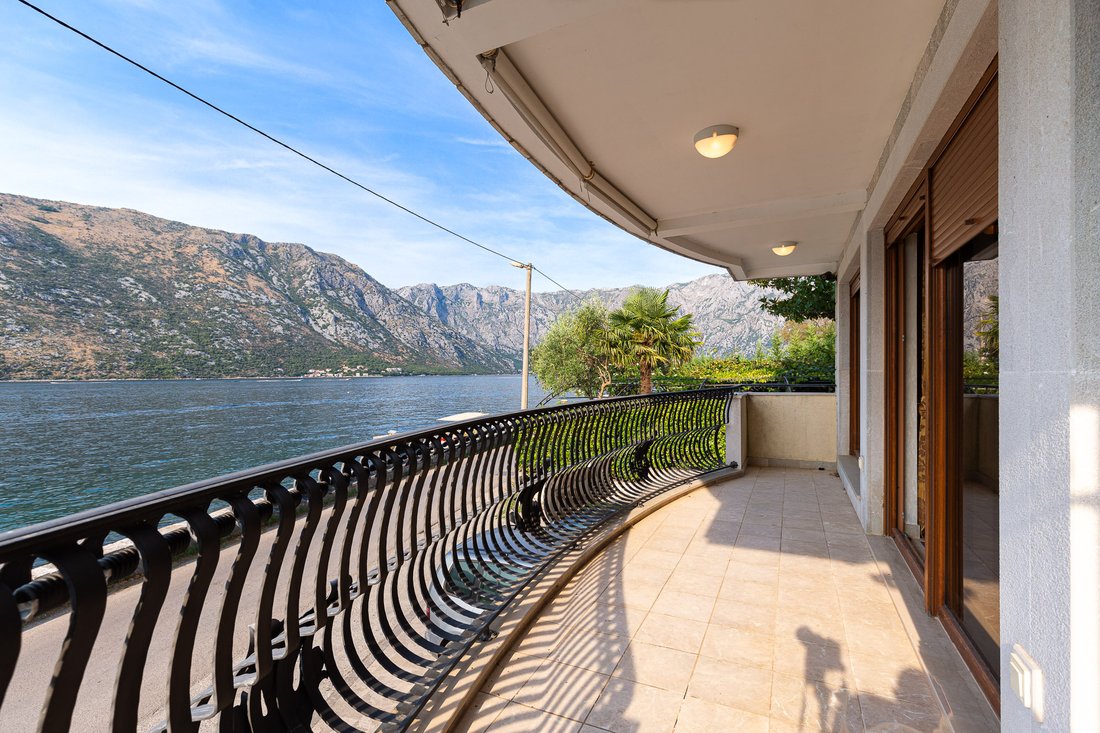 Apartment in Donji Stoliv, Kotor Municipality, Montenegro 1 - 16090592