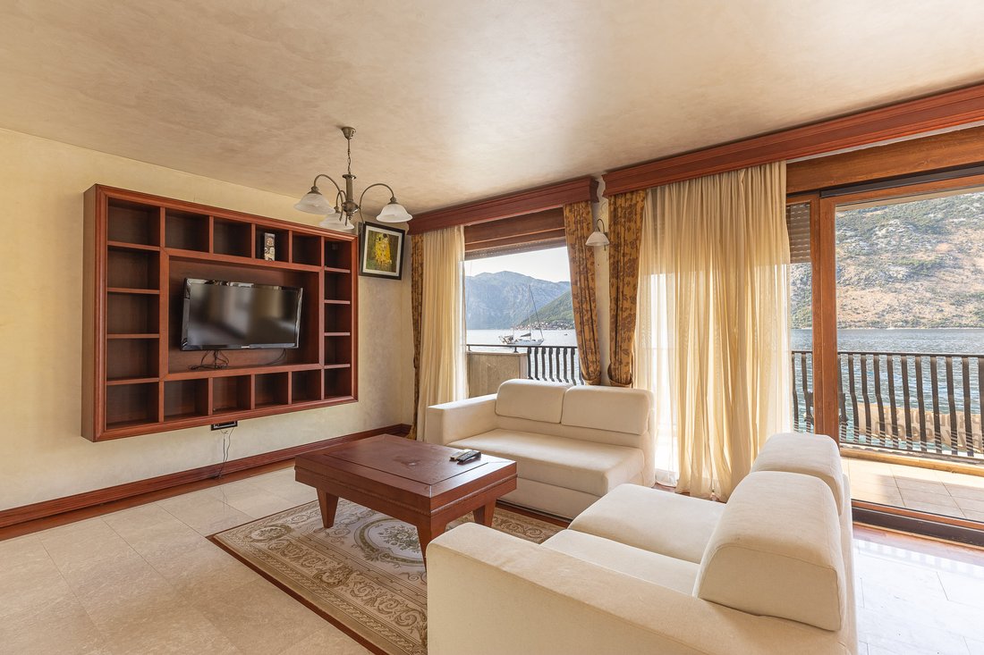 Apartment in Donji Stoliv, Kotor Municipality, Montenegro 3 - 16090592