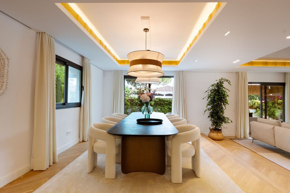 Villa in Estepona, Andalusia, Spain 2 - 16090732