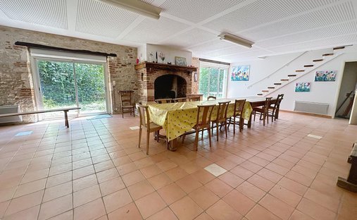 Castle for Sale in Luzech, Occitanie, France