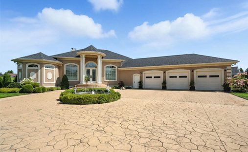 House in Burlington, Iowa, United States 1