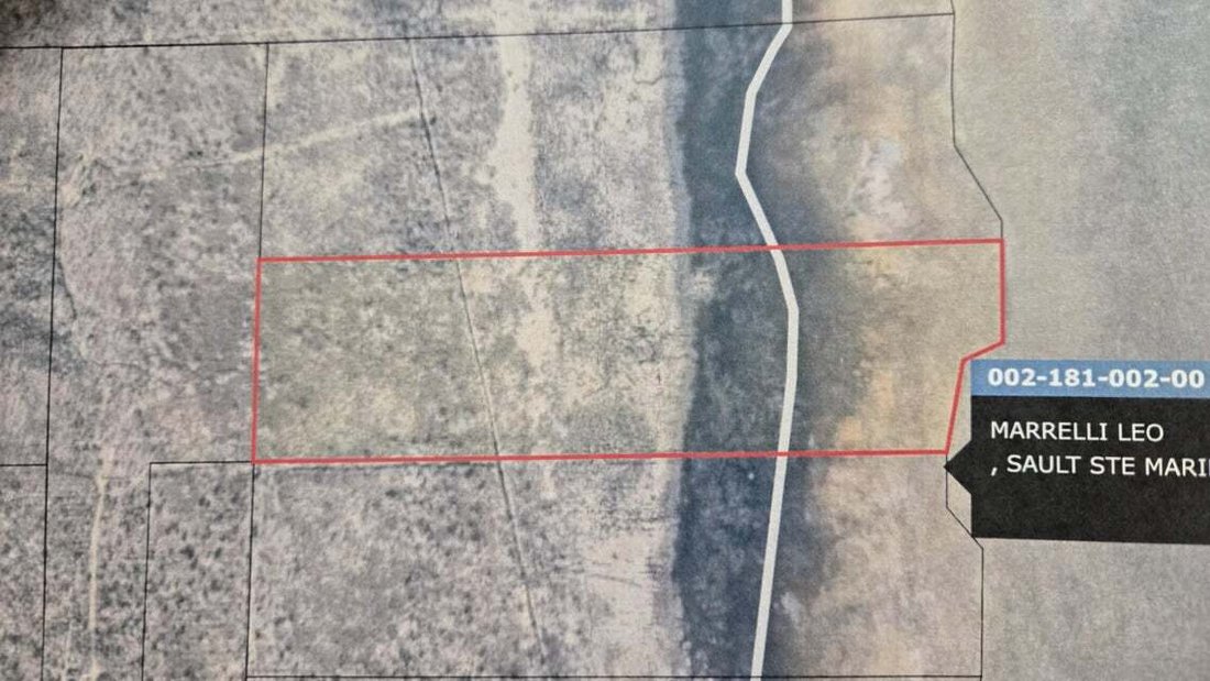 Land in Sault Ste. Marie, Michigan, United States 3 - 16090957