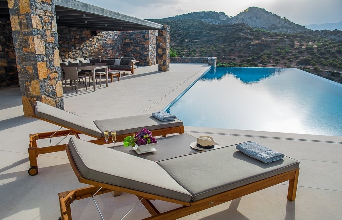 Villa in Community of Elounta, Agios Nikolaos Municipal Unit, Greece 1 - 15898565