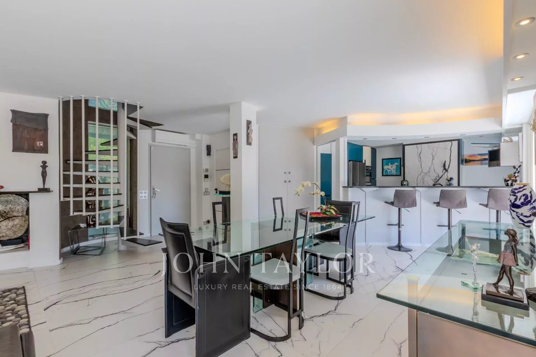 Villa in Antibes, Provence-Alpes-Côte d'Azur, France 5 - 16093184