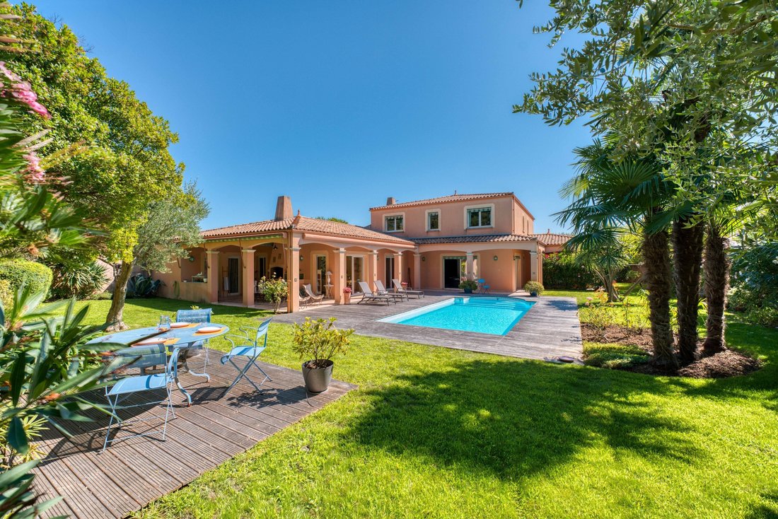 House in Bourg, Lagord, France 1 - 16092835