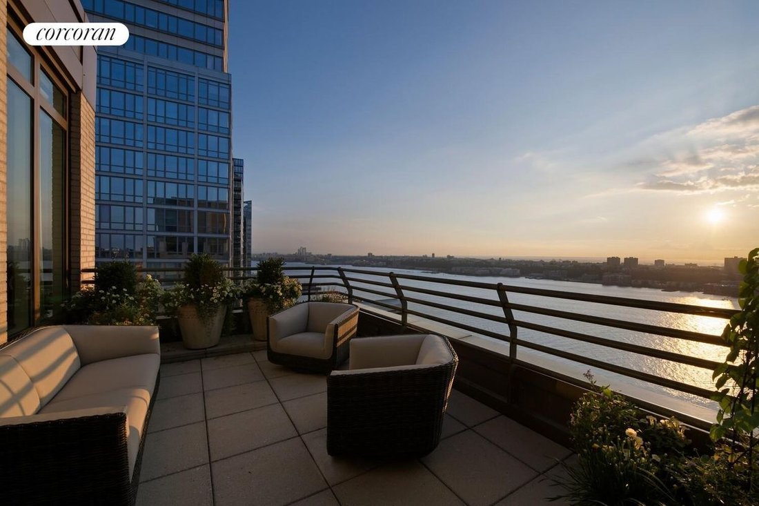 100 Riverside Boulevard Phb, New York, Ny In New York, New York, United ...