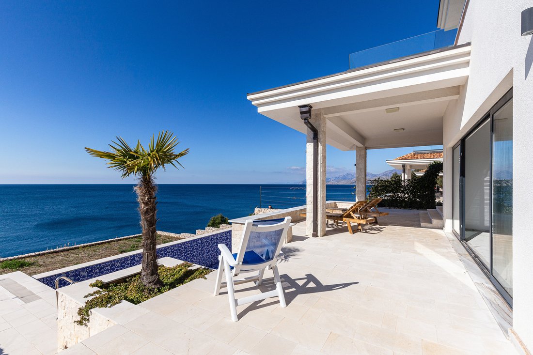 Villa in Utjeha-Bušat, Bar Municipality, Montenegro 1 - 16093172