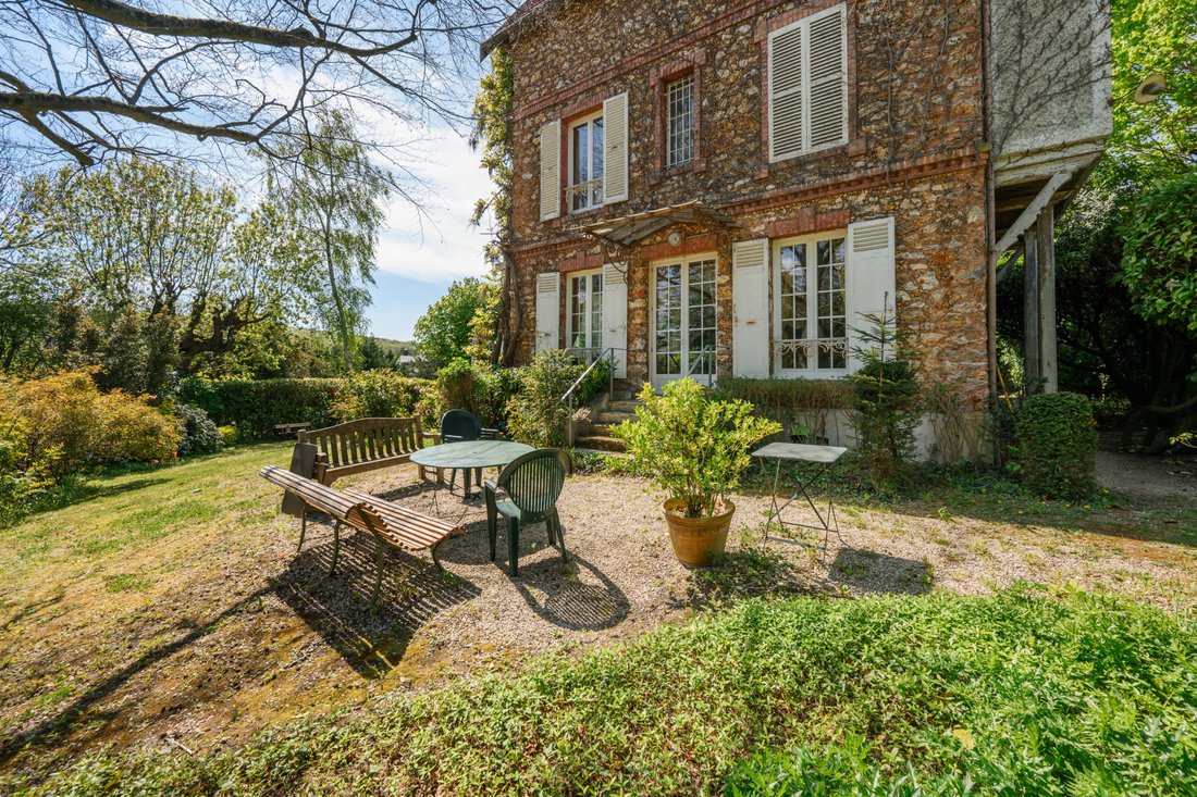 Estate in Beau Site-Pommerets-Binelles, Sevres, France 3 - 16091511