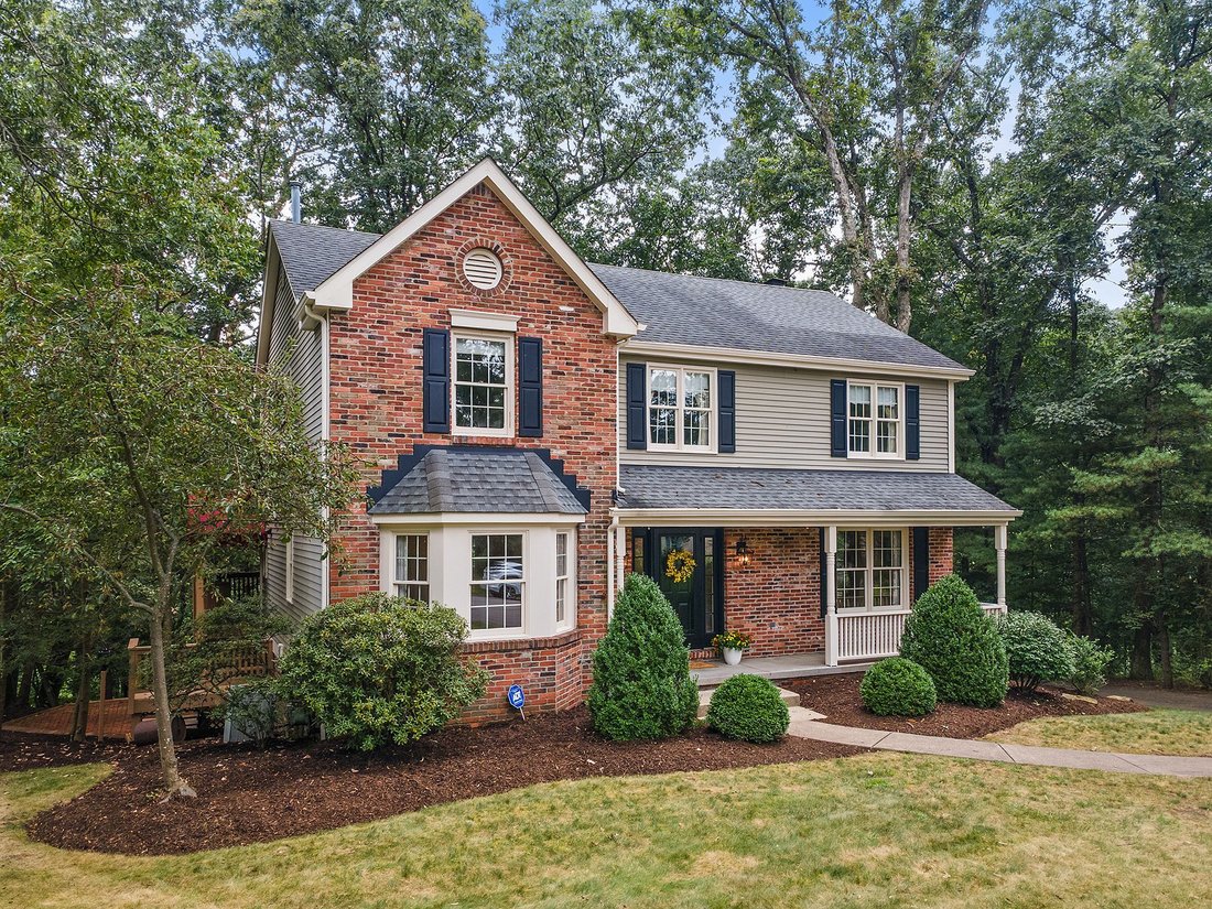 House in Hampton Township, Pennsylvania, United States 2 - 16093143