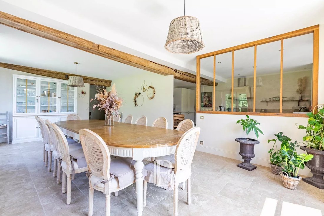 Estate in Senlis, Hauts-de-France, France 4 - 16091625