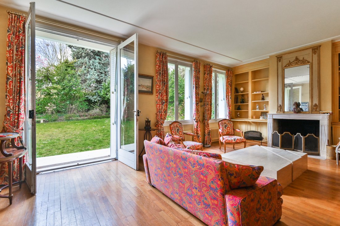 House in Forêt de Fausses Reposes, Ville-d'Avray, France 3 - 16091589