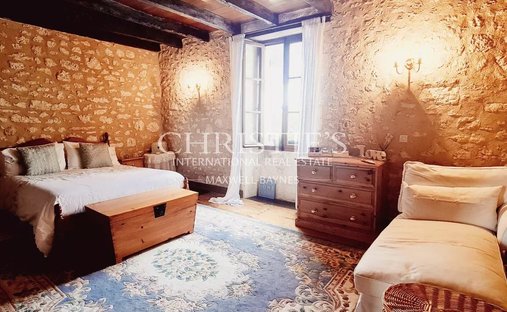 Castle for Sale in Brantôme en Périgord, Nouvelle-Aquitaine, France