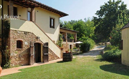 Villa in Dicomano, Tuscany, Italy 1
