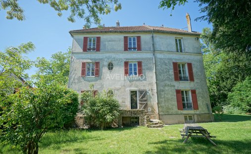 House in La Queue-les-Yvelines, Ile-de-France, France 1