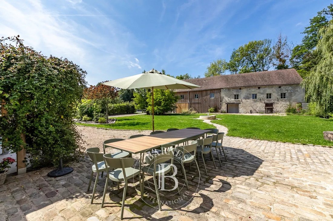 Estate in Senlis, Hauts-de-France, France 2 - 16091625
