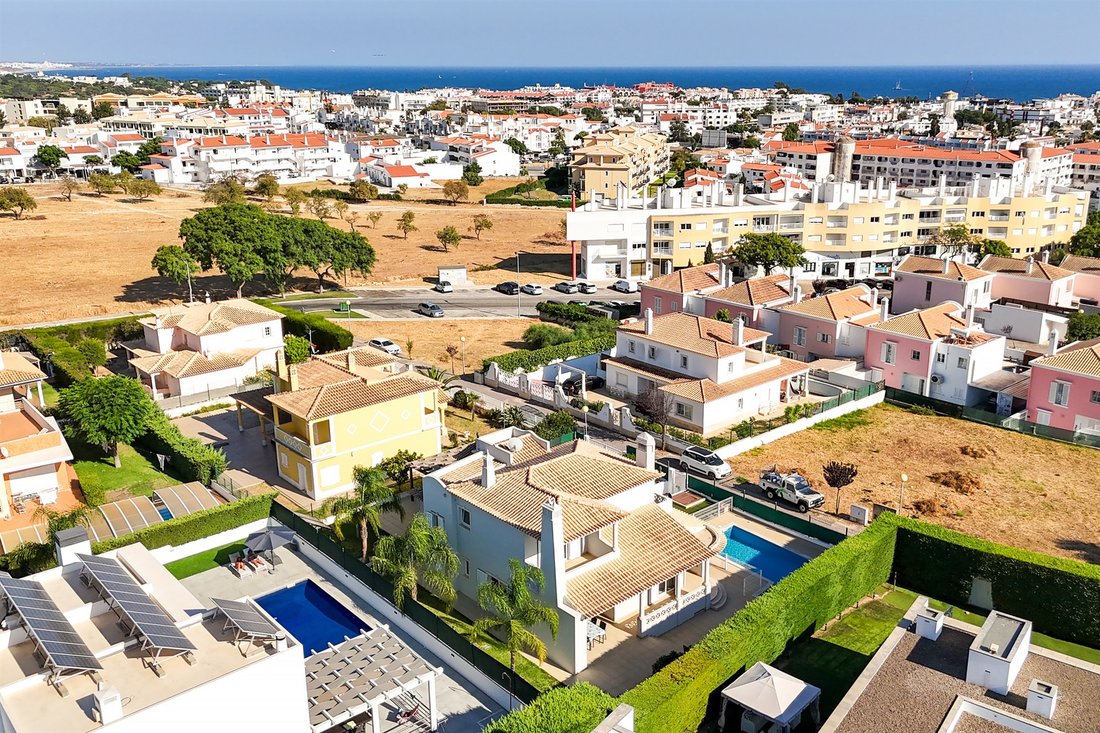 House in Praia dos Pescadores, Olhos de Agua, Portugal 3 - 16093035