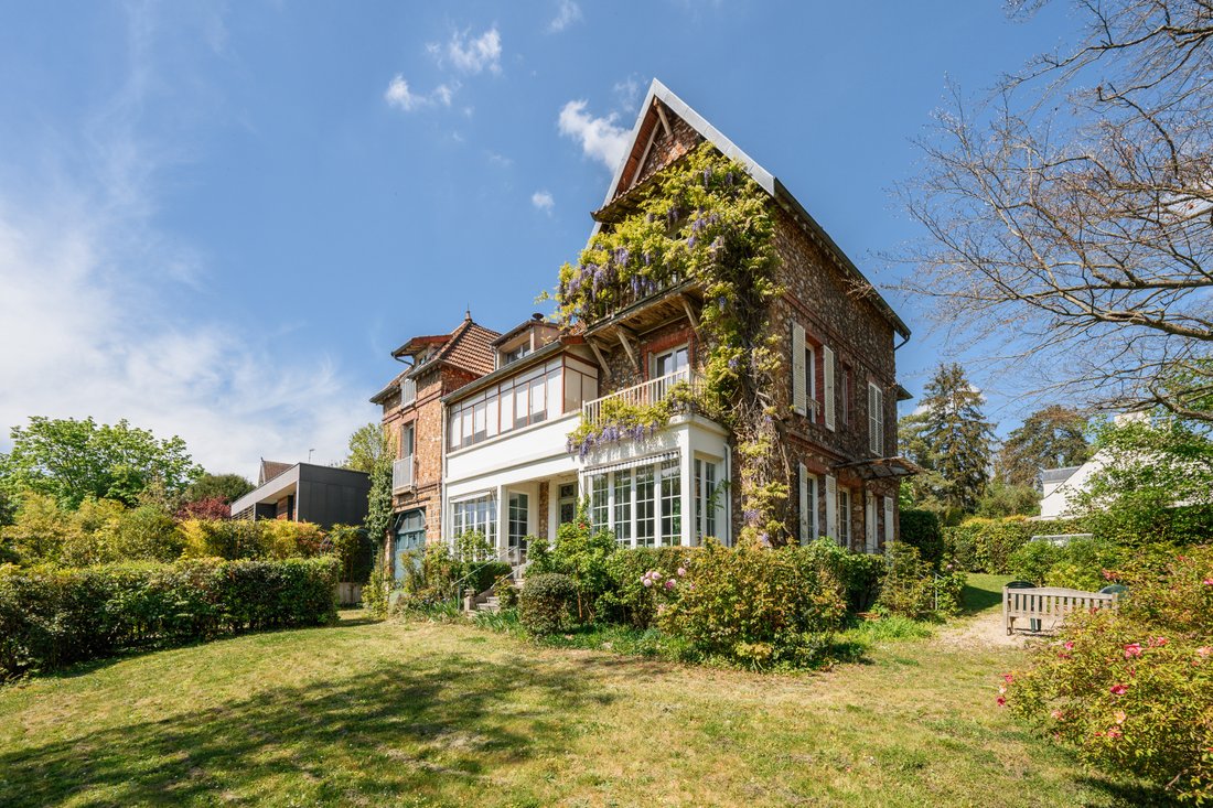Estate in Beau Site-Pommerets-Binelles, Sevres, France 2 - 16091511