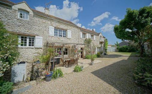 House in Septeuil, Ile-de-France, France 1