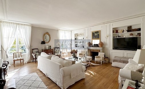 Apartment in Domaine National du Château, Versailles, France 1