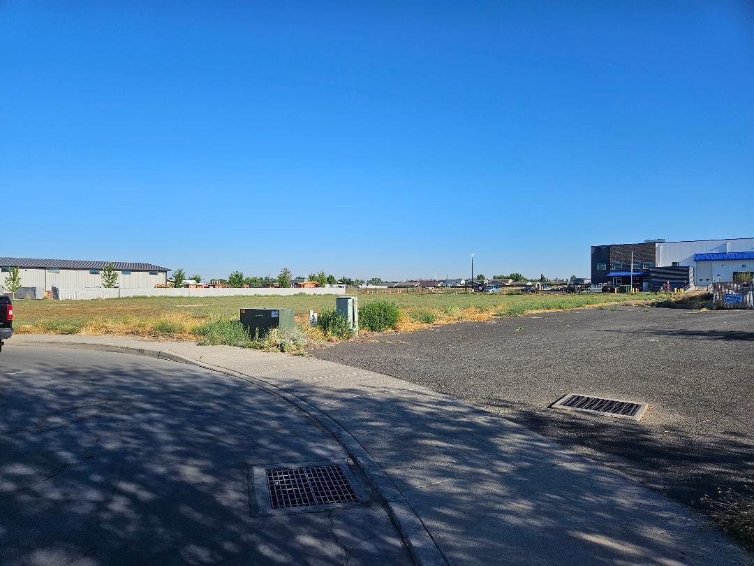 Land in Redmond, Oregon, United States 2 - 16093037