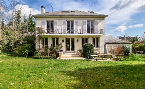 House in Forêt de Fausses Reposes, Ville-d'Avray, France 1