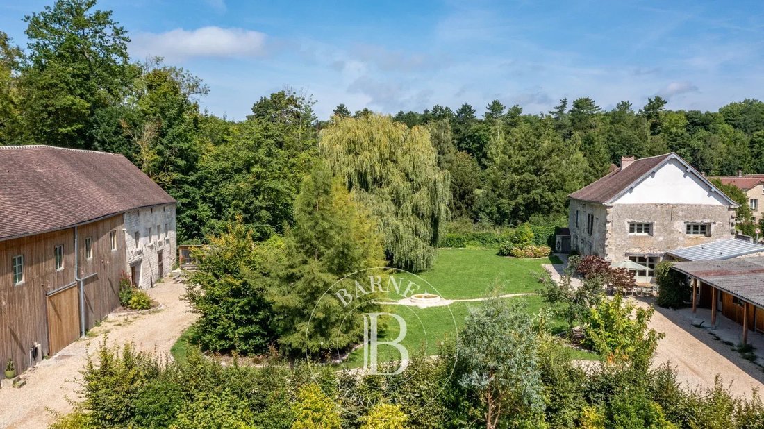 Estate in Senlis, Hauts-de-France, France 1 - 16091625